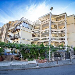 Saki Apartments